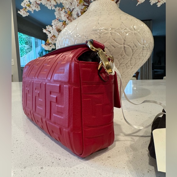 FENDI Classic Baguette Red leather bag - Picture 3 of 10
